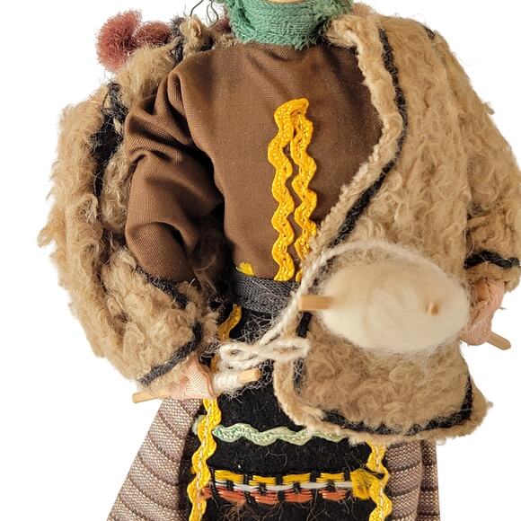 Vintage 7.5" Eastern European Folk Doll 8" Handmade Spinning Wool Costume - Picture 13 of 16